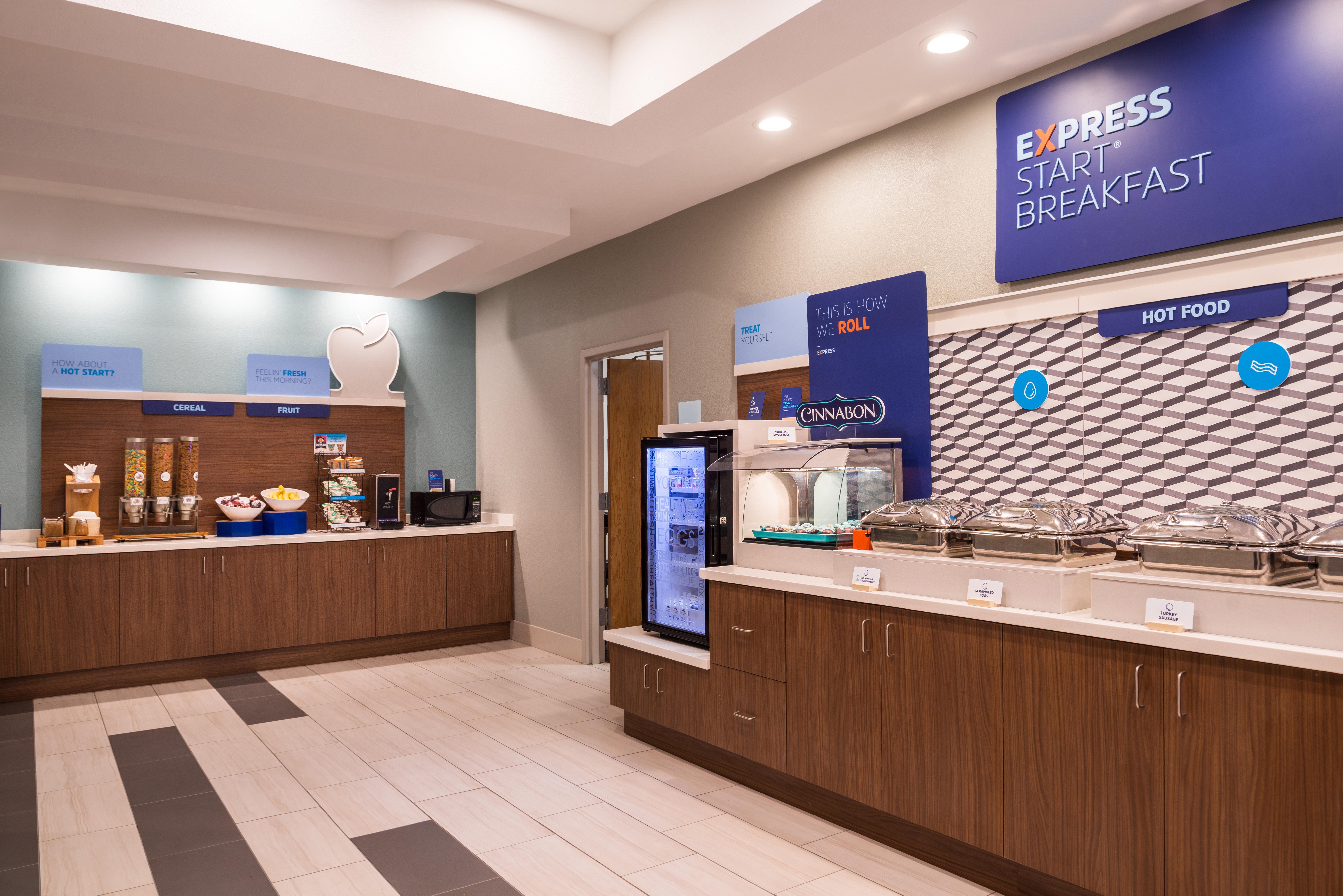 Holiday Inn Express Hotel & Suites Tampa-Anderson Road-Veterans Exp By Ihg West Chase Exterior photo